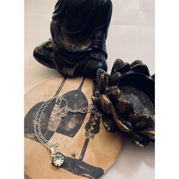 SILVER WHITE SAPPHIRE STONE NECKLACE - Picture 4 of 8